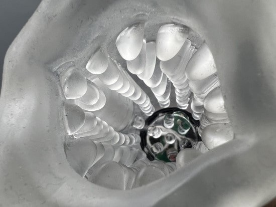 360°正反回転ピストン亀頭責め電動オナホの内部画像